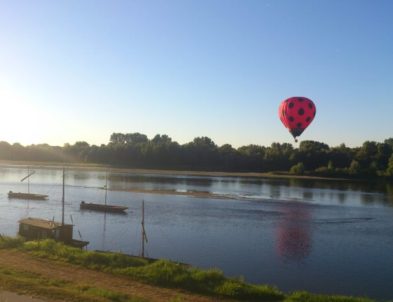 Chambres hôtes Chaumont sur Loire, vue de bateaux et montgolfière